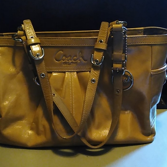 Coach - Picture 3 of 8